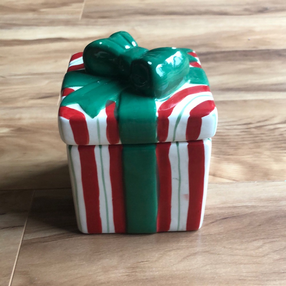Century Ceramic Christmas decorative Gift box